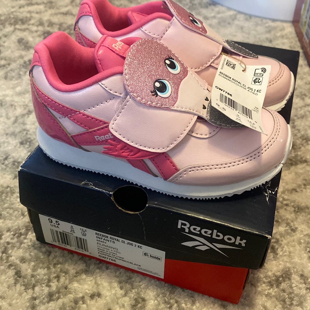 NWT Reebok Flamingo Velcro Tennis Shoes